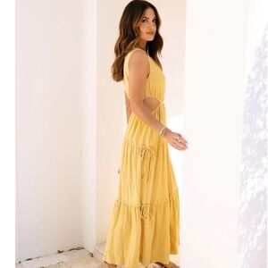 Elegant Yellow Sleeveless Maxi Dress